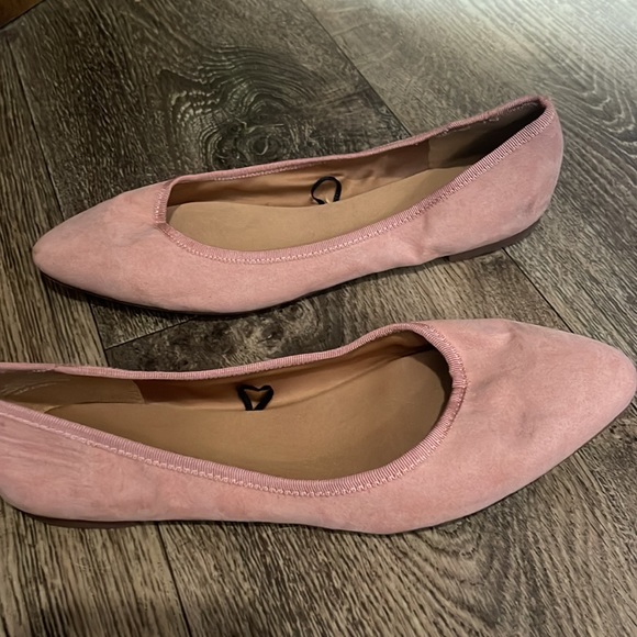 Flats - Picture 3 of 3